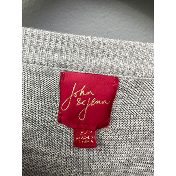 John & Jenn Sweater Womens Small gray oversize lightweight pullover Neutral - Picture 3 of 4